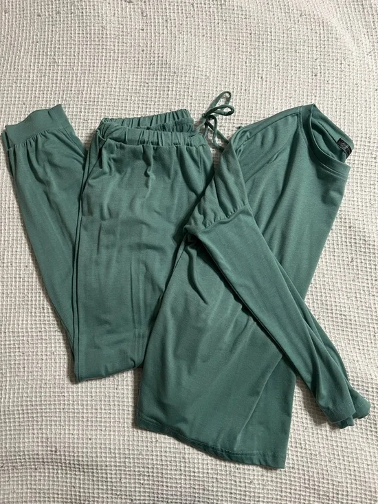 Women's Drawstring Set - Picture 2 of 2